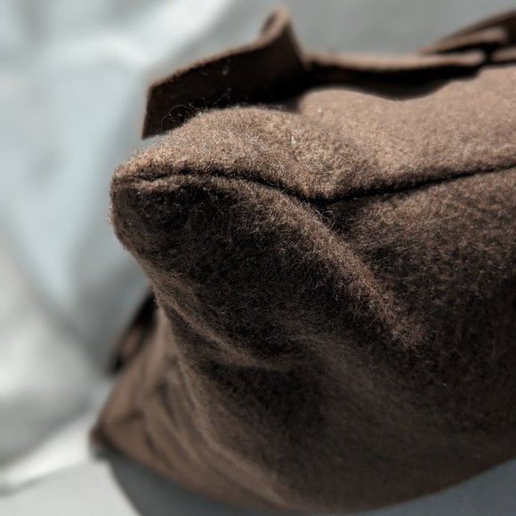 Throw Pillow/Cushion. Sara's Garden Petal decorative16 x 16 inches. Brown - Picture 7 of 7